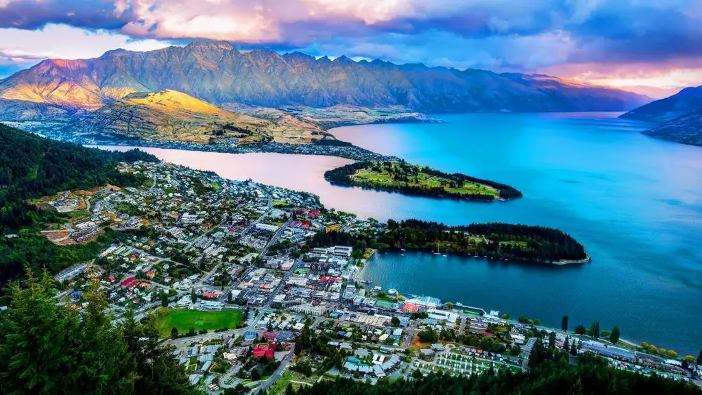 15 Mind-Blowing facts about New Zealand that you should know.